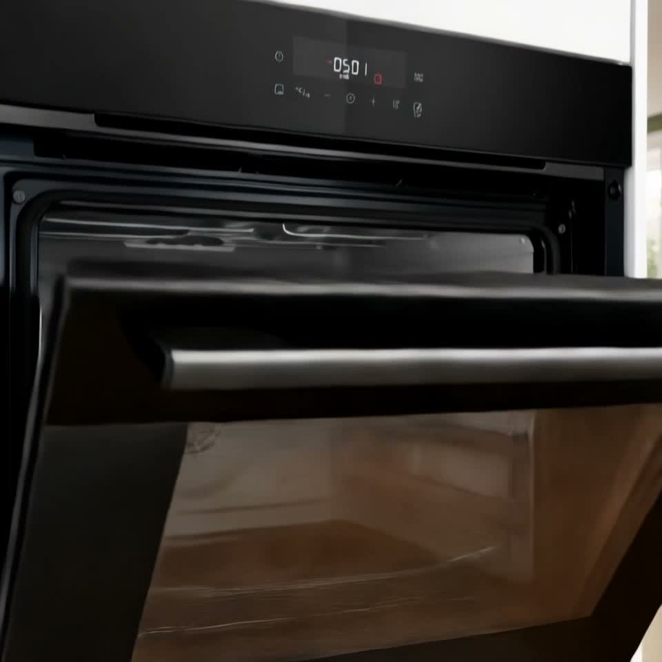 Встраиваемый духовой шкаф Bosch HJG852YB0T, класс A — Видеообзор